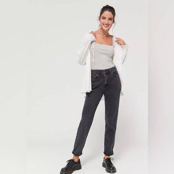 BDG Urban Outfitters Women’s Mom Jeans In Black Size 24 Waist - Picture 1 of 11